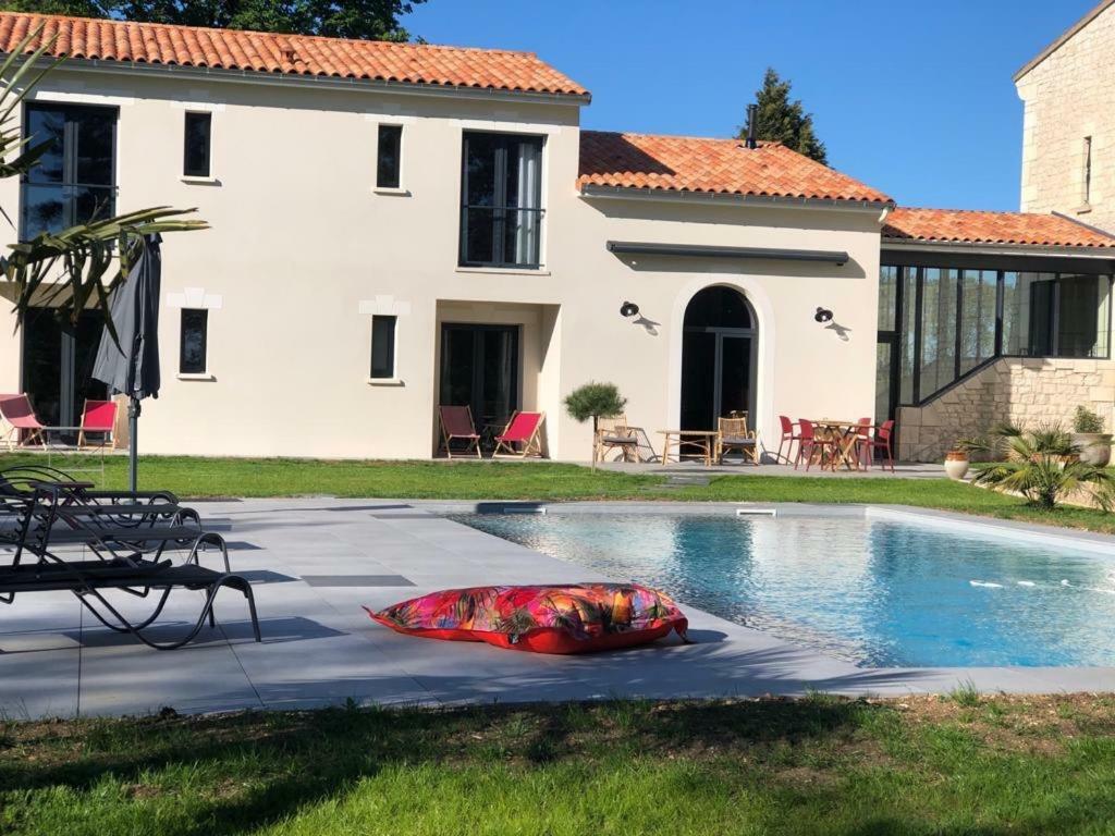 L Esprit Du Clain Chambres D Hotes Bandb De Standing Proches Du Futuroscope Golf Et Lac De St Cyr Naintre Exterior photo
