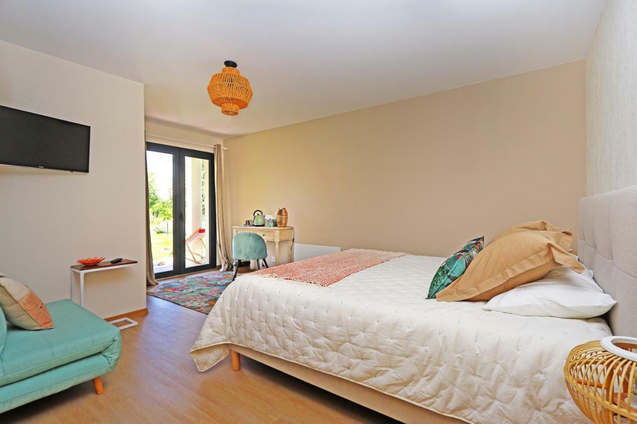 L Esprit Du Clain Chambres D Hotes Bandb De Standing Proches Du Futuroscope Golf Et Lac De St Cyr Naintre Exterior photo